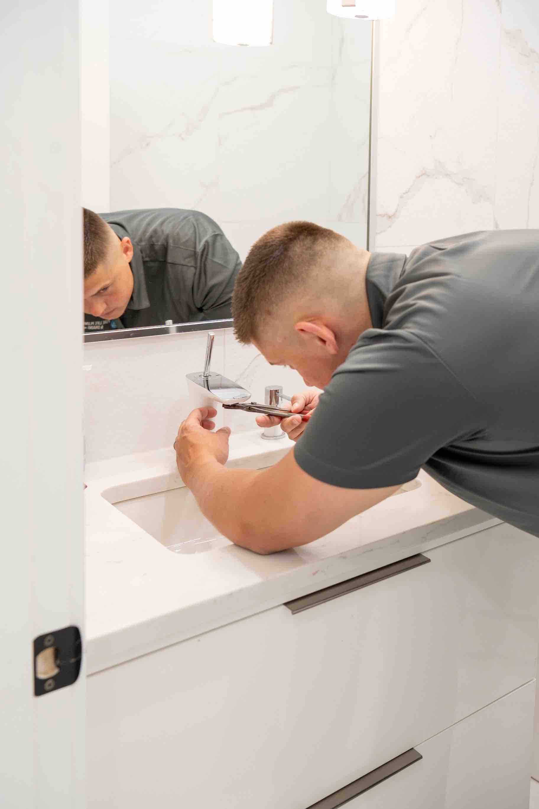 Pure Life Trades: Faucet Installation/Repair